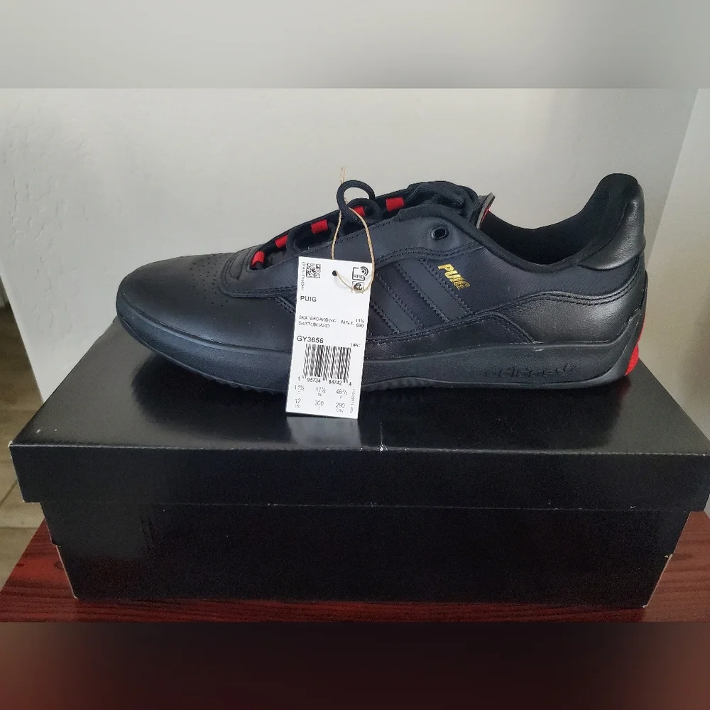 Adidas Shoe - Picture 8 of 14